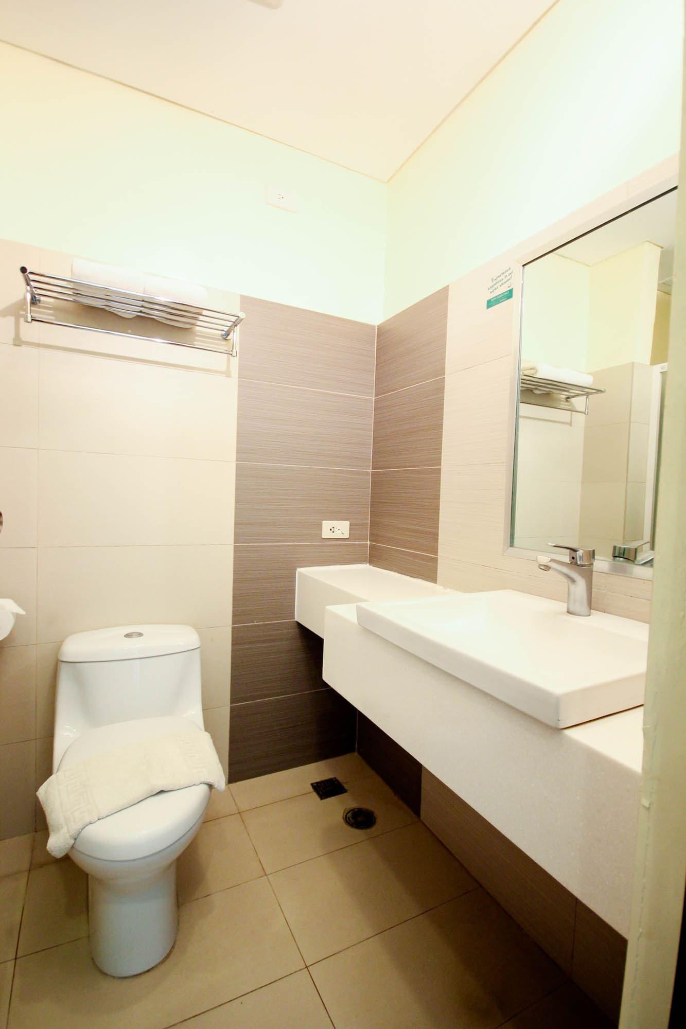 Go Hotels Lanang - Davao Exterior foto