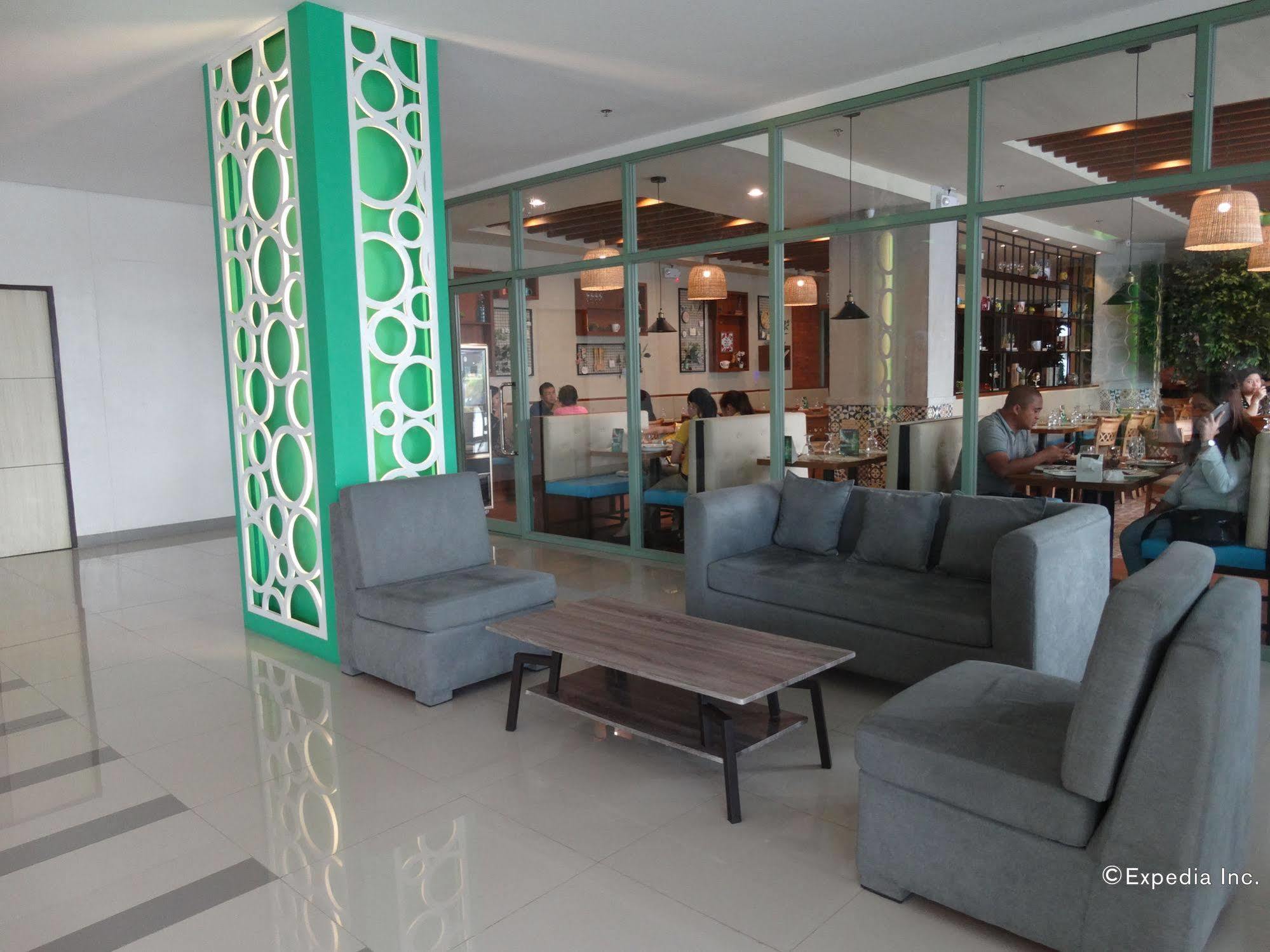 Go Hotels Lanang - Davao Exterior foto